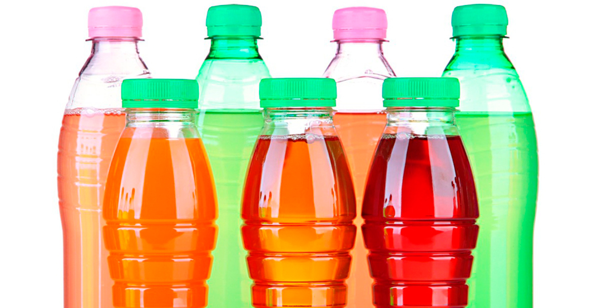 ¡Aguas! Profeco halla bebidas saborizadas con más azúcar que un refresco y con sólo 1% de jugo