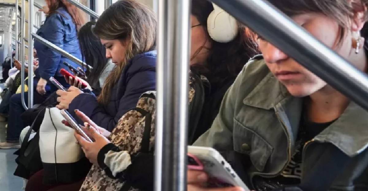 Operadores móviles aceleran la vinculación de líneas celulares sin el consentimiento de los usuarios