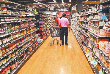 Consumo privado crece apenas 0.1% en mayo; queda por debajo de lo esperado