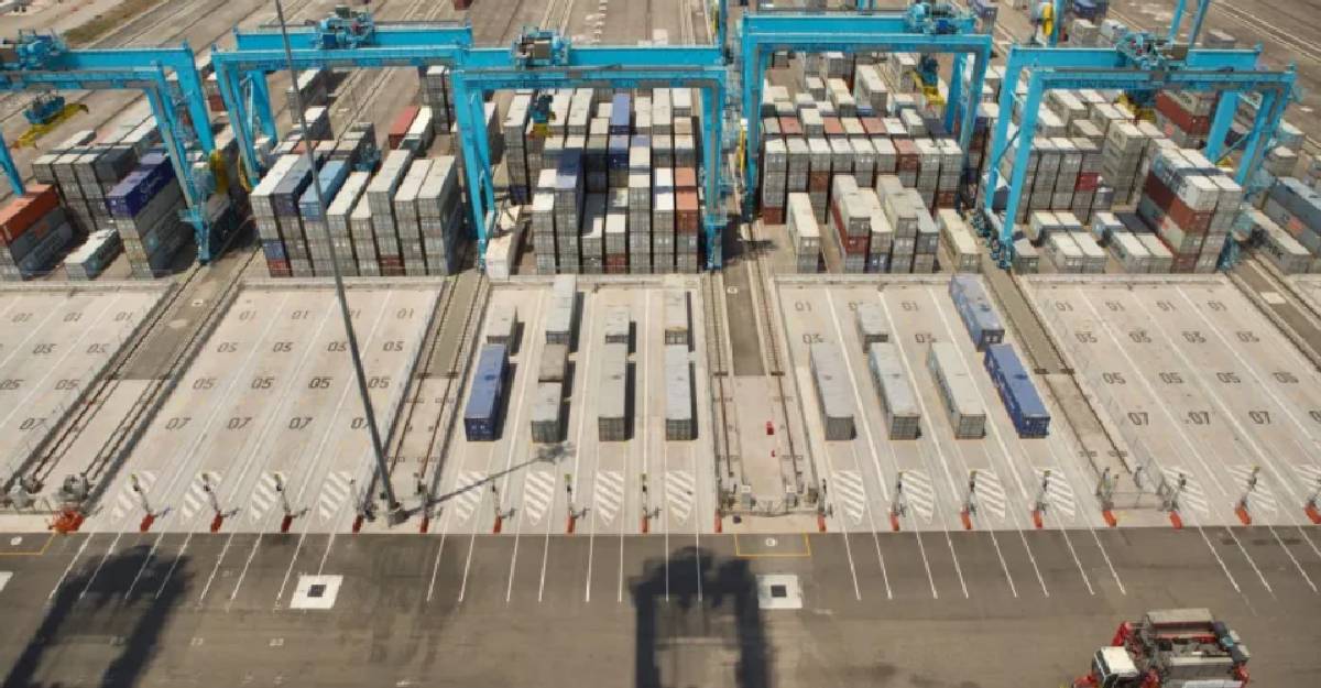 México aumenta 42% sus importaciones desde Asia pese al T-MEC