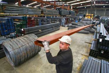 México busca evitar nuevos aranceles de EU por acusación de sobrecapacidad industrial