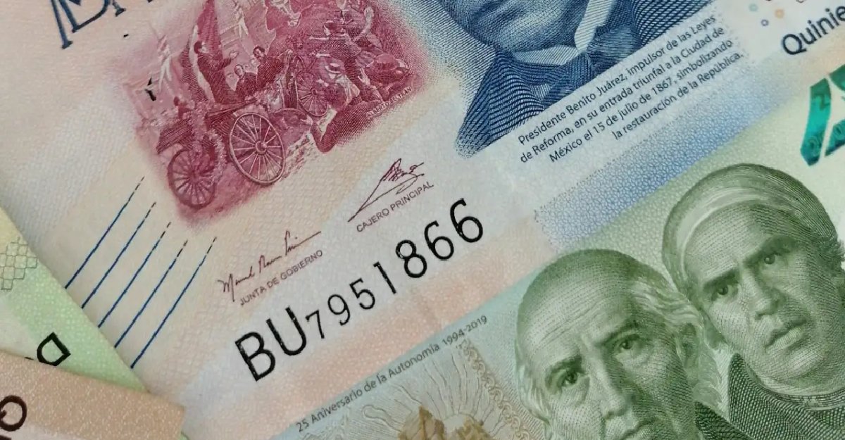 Peso se acerca a 17.50 unidades por dólar, presionado por expectativas de las tasas