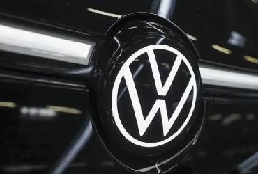 Volkswagen intensificará reestructuración tras advertencia sobre beneficios
